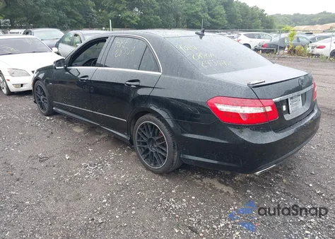 2012 Mercedes-Benz E 350 4Matic z USA, uszkodzony, nr VIN WDDHF8JBXCA614798